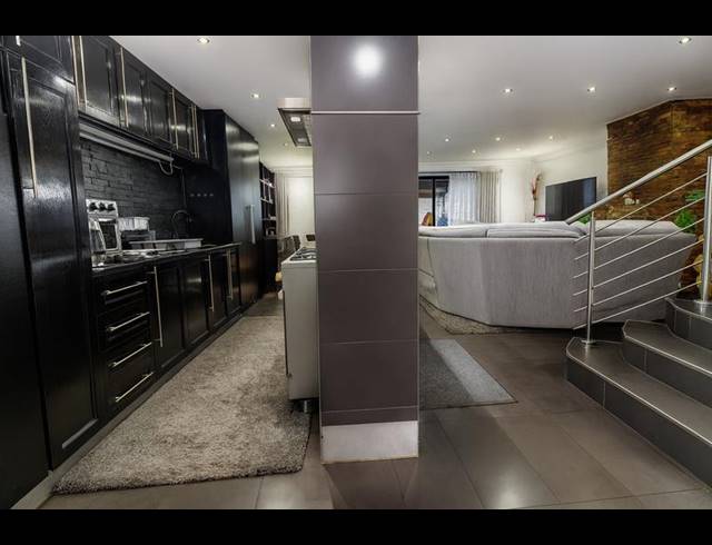 3 BEDROOM HOUSE FOR SALE IN WOODVIEW